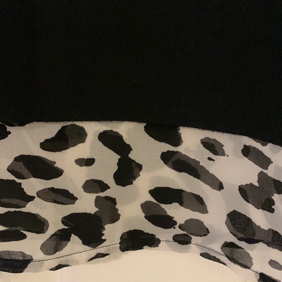 COPY - Robbi & Nikki sweater. Super cute & stylish. Size L - Picture 6 of 6